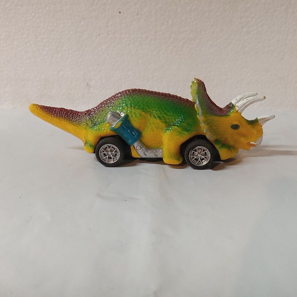 Unbranded Dino Racers Dinosaur Vehicle- 1 Tricerstops- 5 Inches Horns